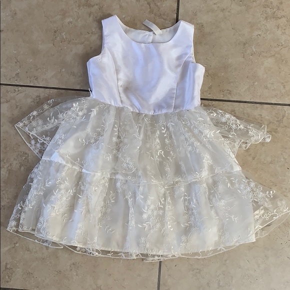 Cherokee Other - Girl’s Cherokee White Formal Dress